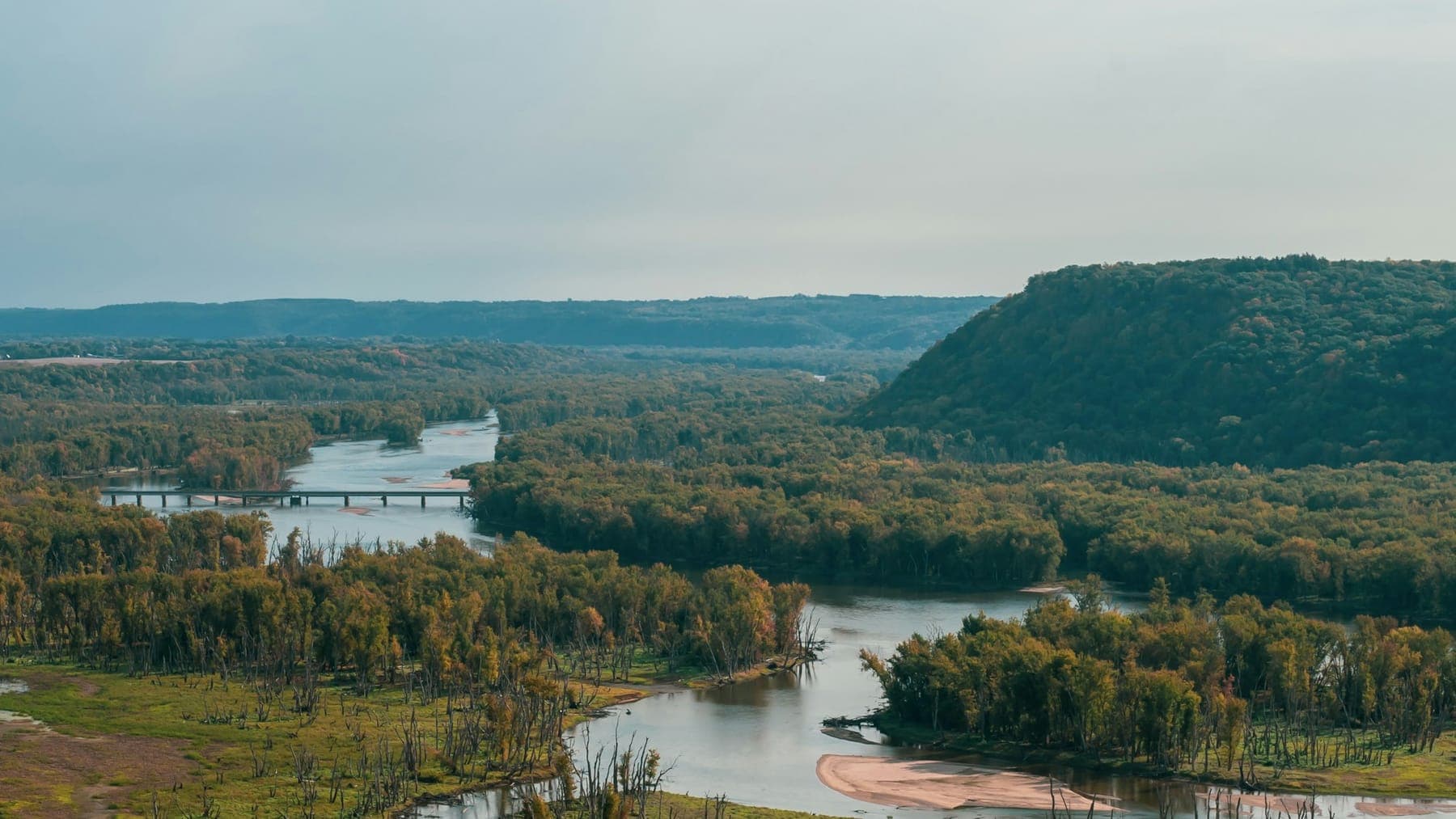 The Mississippi winding through forested islands below the Pikes Peak State Park overlook